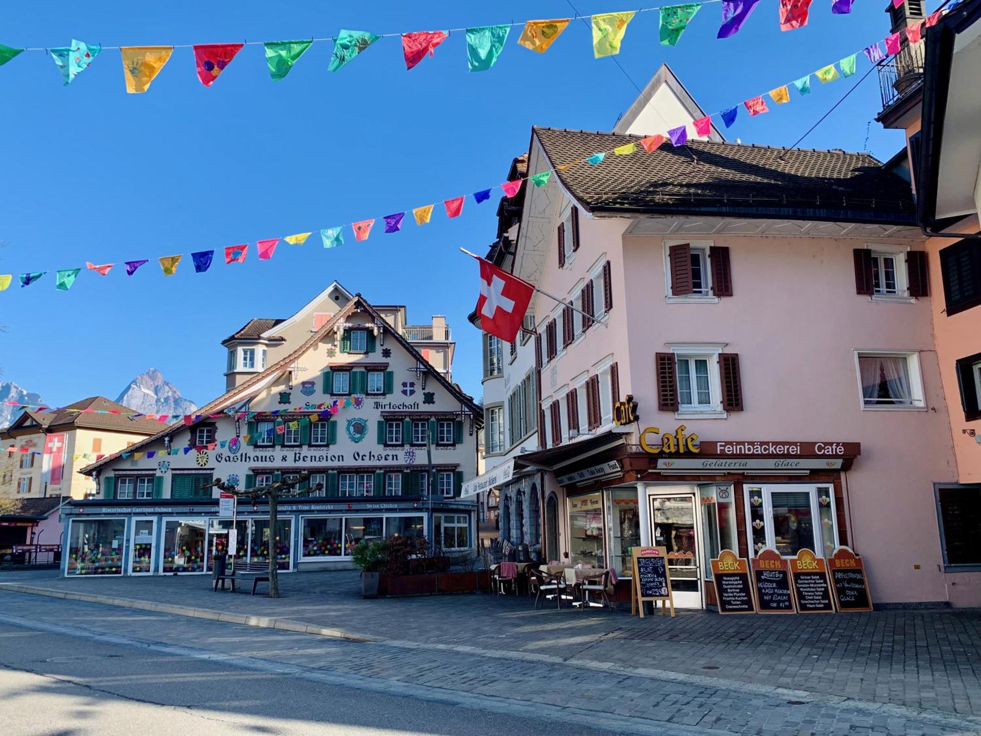 Luna O Mountainview O Pizzaoven Brunnen Exterior foto
